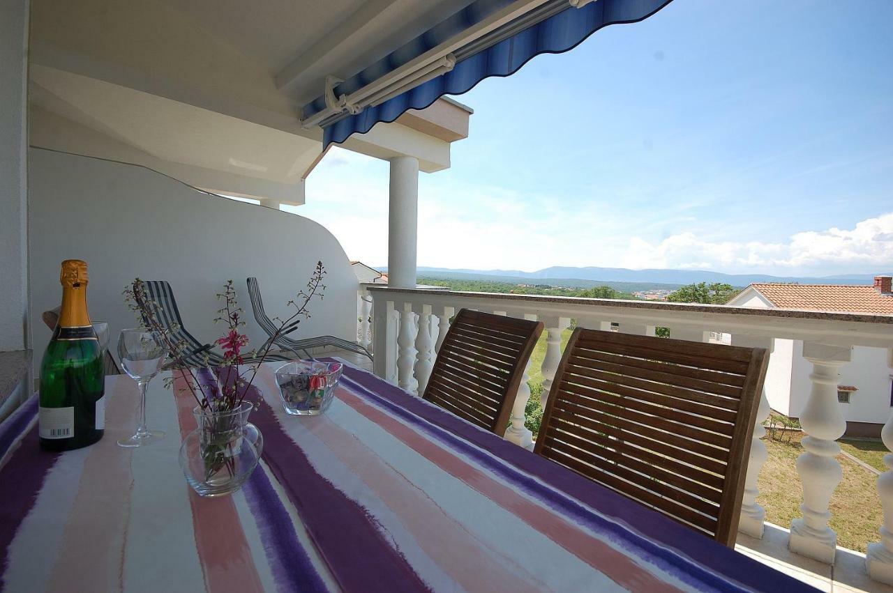 Apartments Nency By El-Pi Tours Malinska Exterior foto
